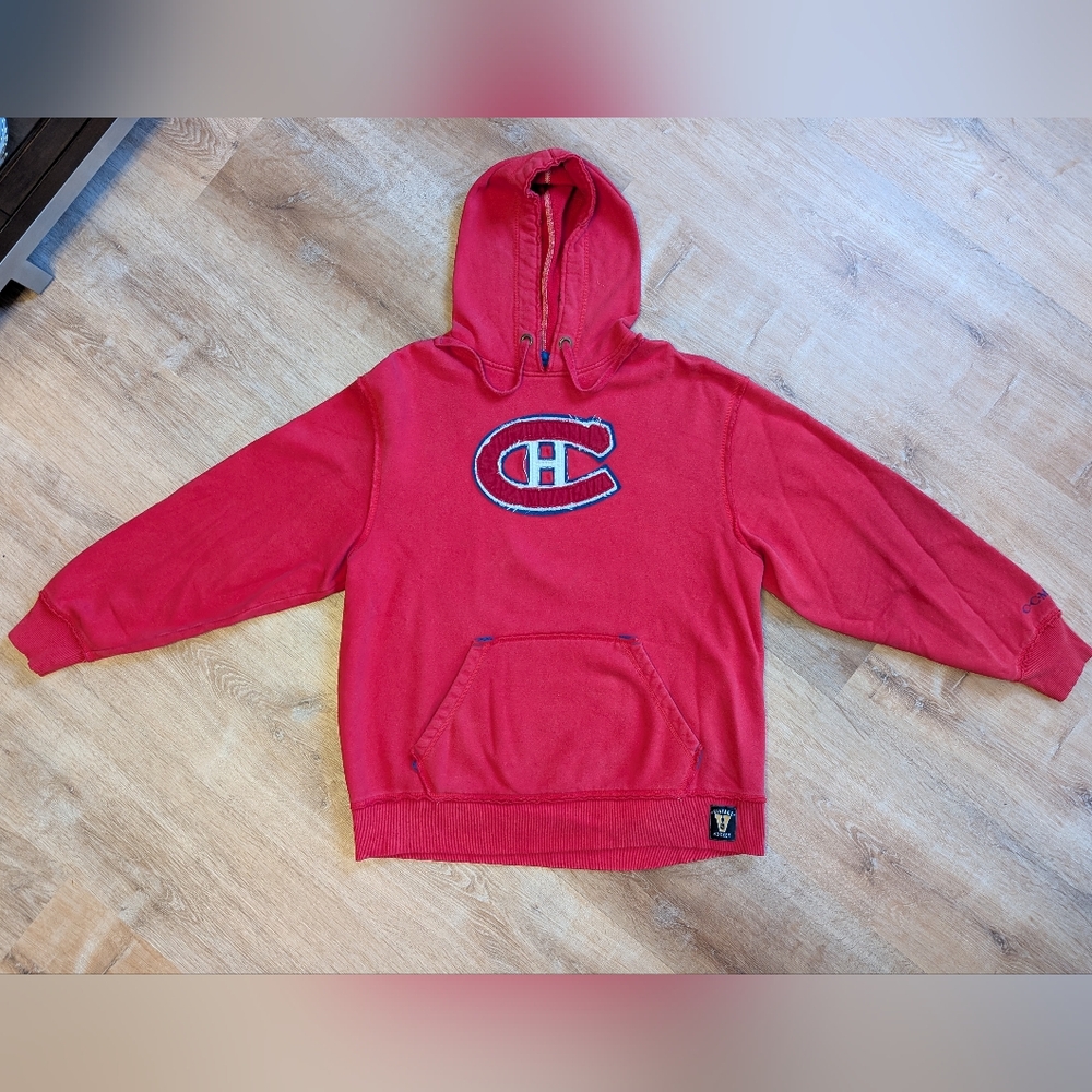 Vintage Hockey CCM Montreal Canadiens Hoodie With Raised Patch Logo Extra Large